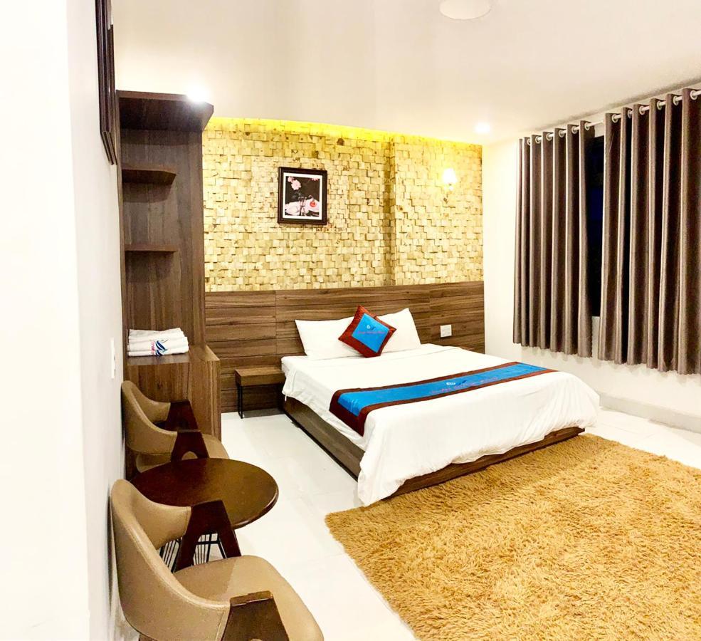 Stream Hotel-khach San Dep होटल